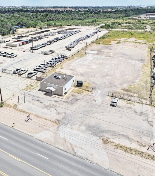 More Photos Of 1003 S County Rd W, Odessa Office For Lease