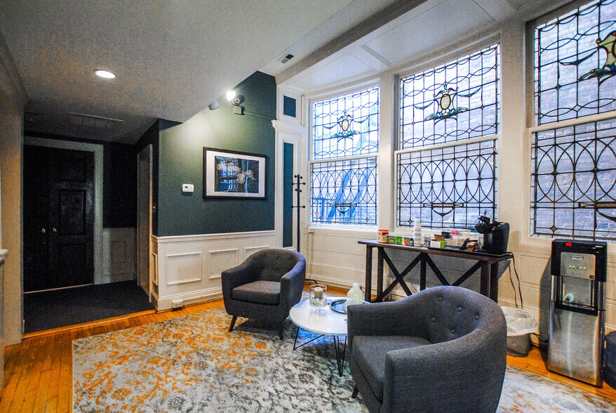 More Photos Of 809 Cathedral St, Baltimore Apartments For Lease