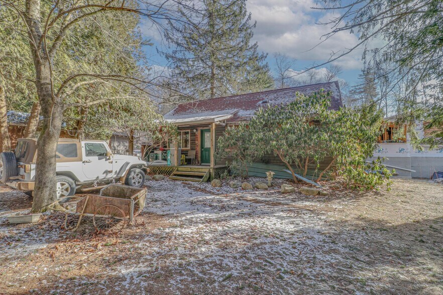 More Photos Of 9933 Bear Creek Blvd, Bear Creek Township Restaurant For Sale