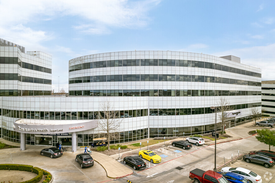 Primary Photo Of 1327 Lake Pointe Pky, Sugar Land Medical For Lease