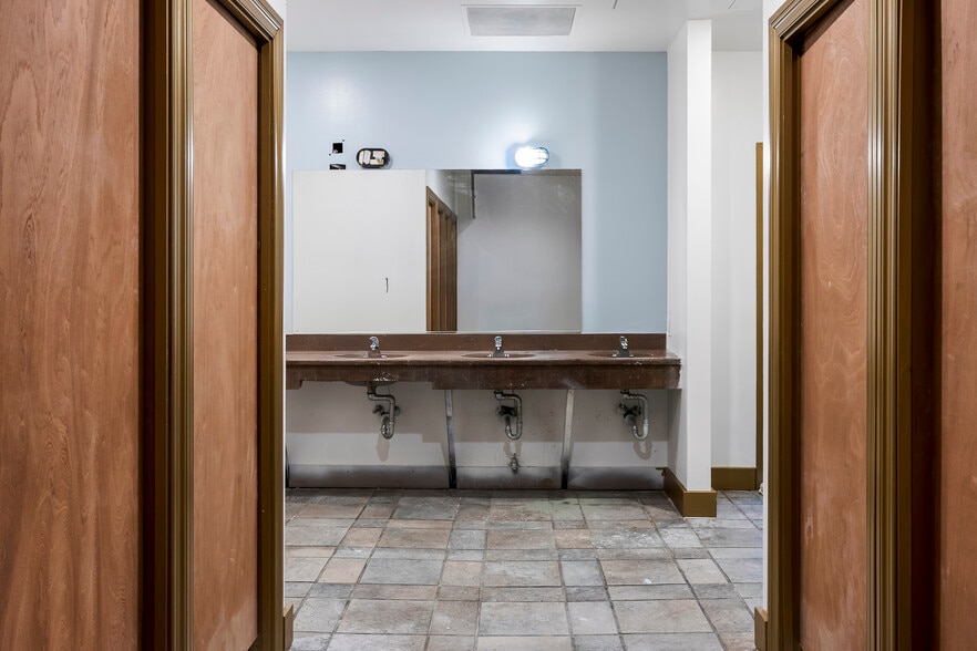 More Photos Of 61 N Pearl St, Albany Apartments For Lease