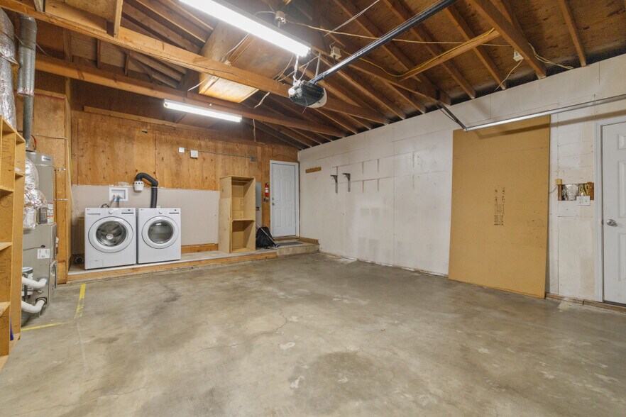 More Photos Of 1754 Kimberly Dr, Klamath Falls Multifamily For Sale