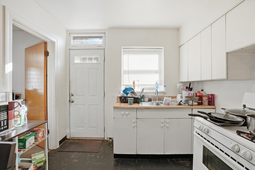More Photos Of 10835 S Western Ave, Chicago Apartments For Sale