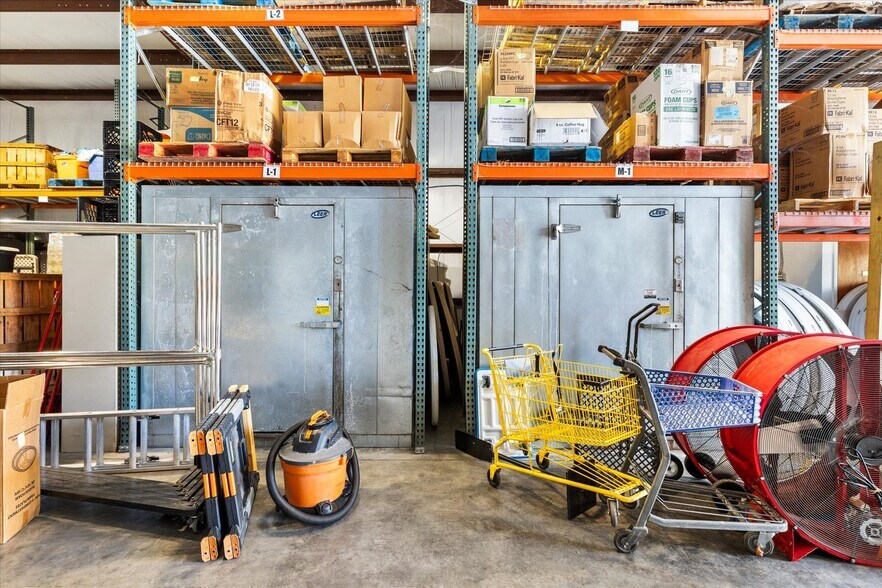 More Photos Of 118 Weber Ave, Leesburg Industrial For Sale