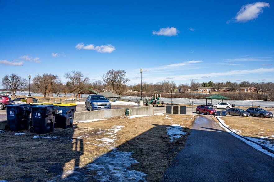 More Photos Of 207 E State St, Mauston Storefront Retail Residential For Sale