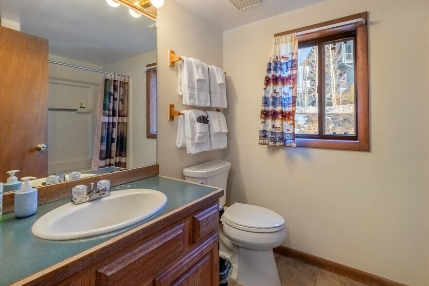 More Photos Of 416 Grand Ave, Grand Lake Hotel For Sale