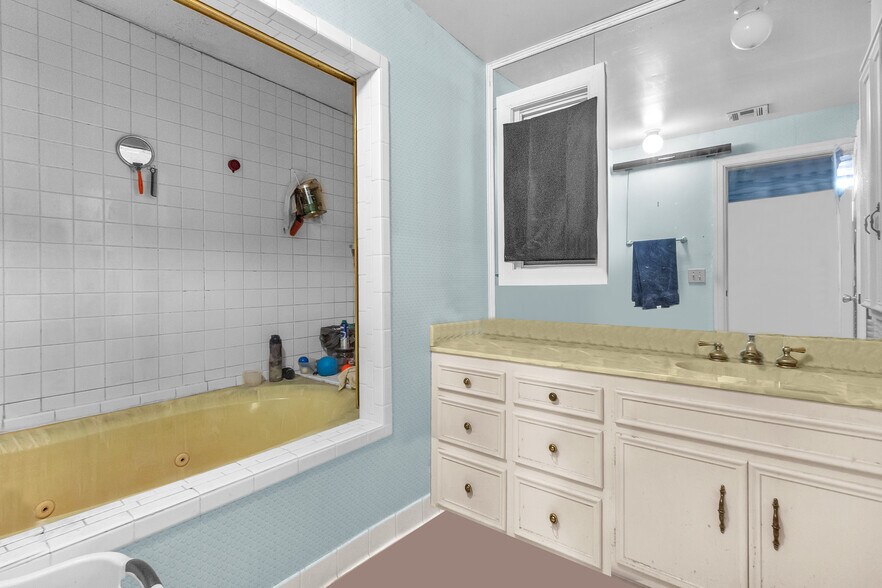 More Photos Of 414 Perry Hill Rd, Montgomery Storefront Retail Office For Sale