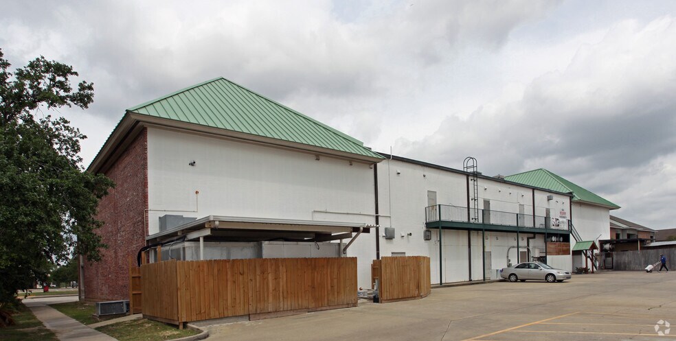 More Photos Of 4215 S Sherwood Forest Blvd, Baton Rouge General Retail For Lease
