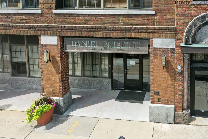 More Photos Of 11 N 7th Ave N, Saint Cloud Office For Sale
