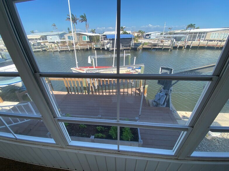More Photos Of 3096 Skipper Ln, Saint James City Marina For Sale