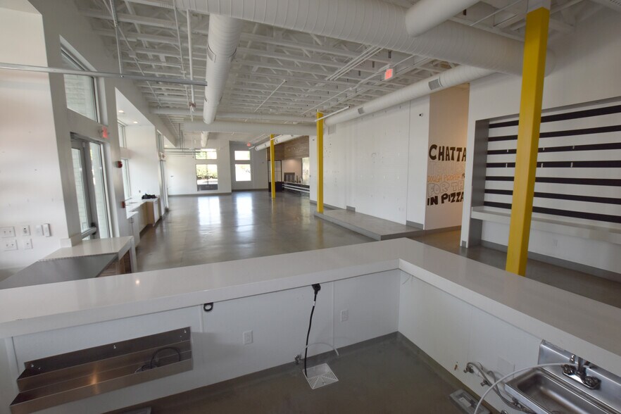 More Photos Of 401 E Martin Luther King Blvd, Chattanooga Restaurant For Lease