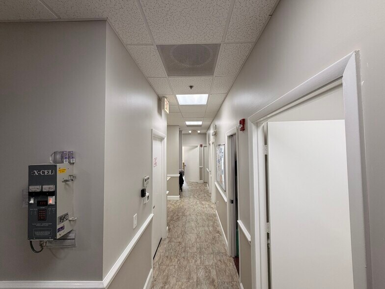 More Photos Of 670 Glades Rd, Boca Raton Medical For Sale