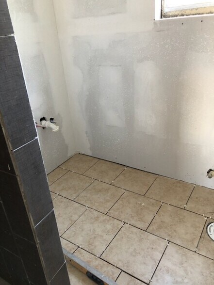 More Photos Of 7418 Chef Menteur Hwy, New Orleans Hotel For Sale