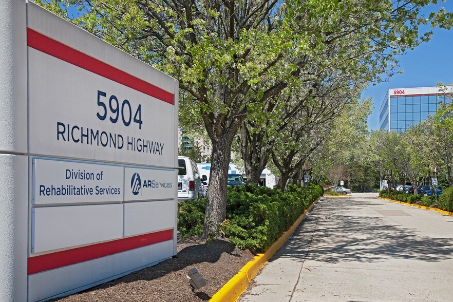 More Photos Of 5904 Richmond Hwy, Alexandria Office For Lease