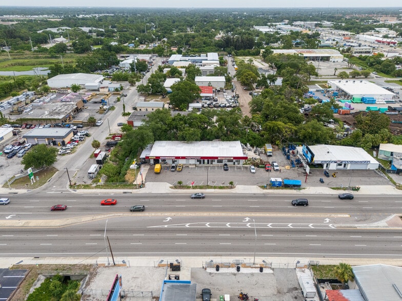 More Photos Of 1900 N Washington Blvd, Sarasota Flex For Sale