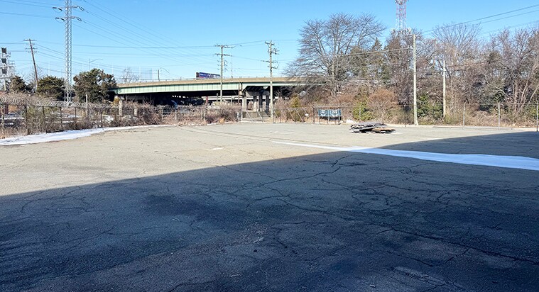 More Photos Of 2029-2031 Westwood Ave, Richmond Manufacturing For Lease
