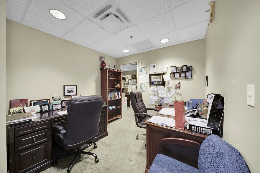 More Photos Of 350 N Pine Island Rd, Plantation Medical For Lease