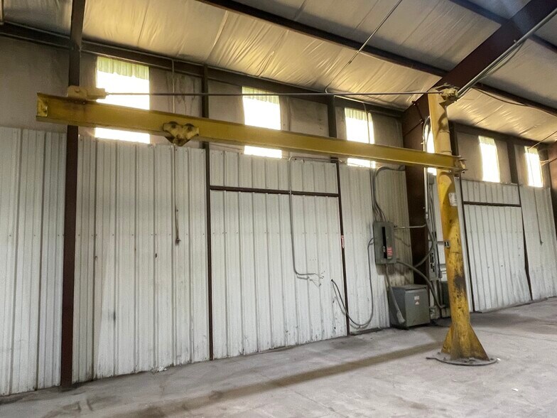 More Photos Of 6420 S US Highway 377, Stephenville Manufacturing For Lease