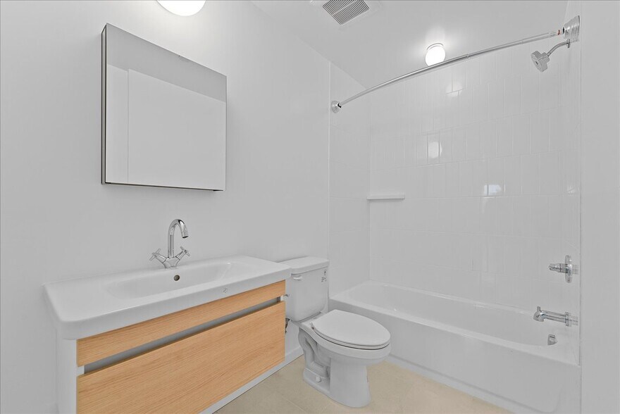 More Photos Of 636 N Juanita Ave, Los Angeles Apartments For Sale