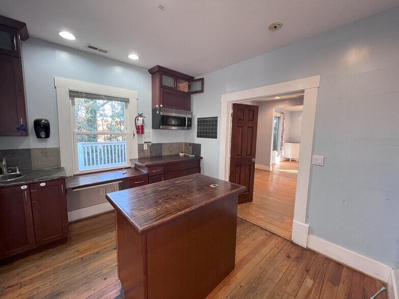 More Photos Of 5674 Three Notch D Rd, Crozet Office For Lease