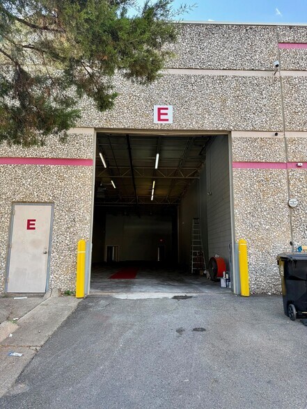 More Photos Of 8390 Terminal Rd, Lorton Flex For Lease