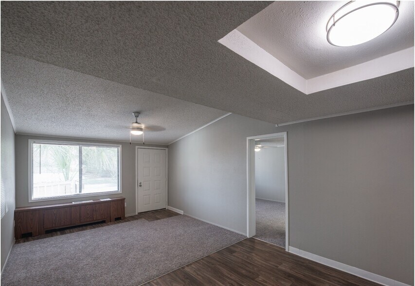 More Photos Of 409 Jefferson Ave, Orange Park Apartments For Sale