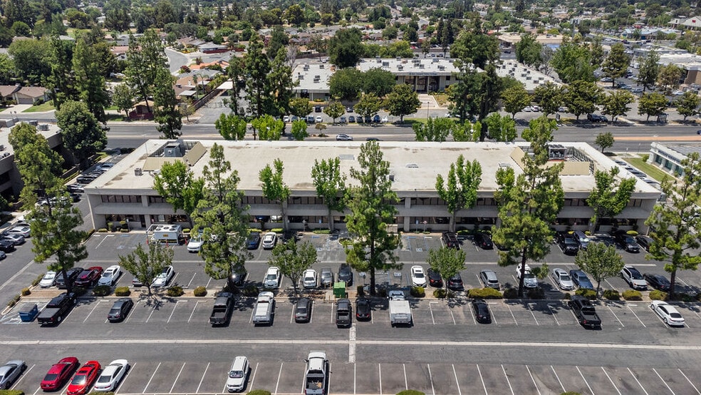 More Photos Of 200 New Stine Rd, Bakersfield Office For Sale