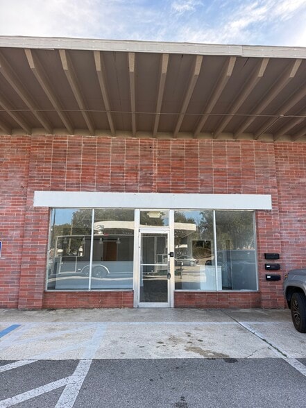 More Photos Of 1201 W Main St, Leesburg Service For Lease