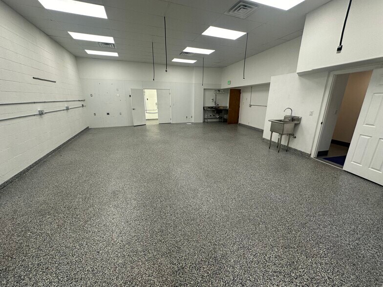 More Photos Of 3420 S Brady Ct, Englewood Light Distribution For Lease