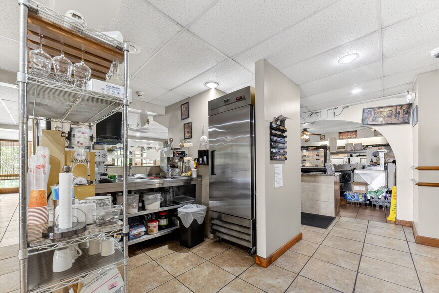 More Photos Of 204 W Madison St, Easton Storefront Retail Residential For Sale