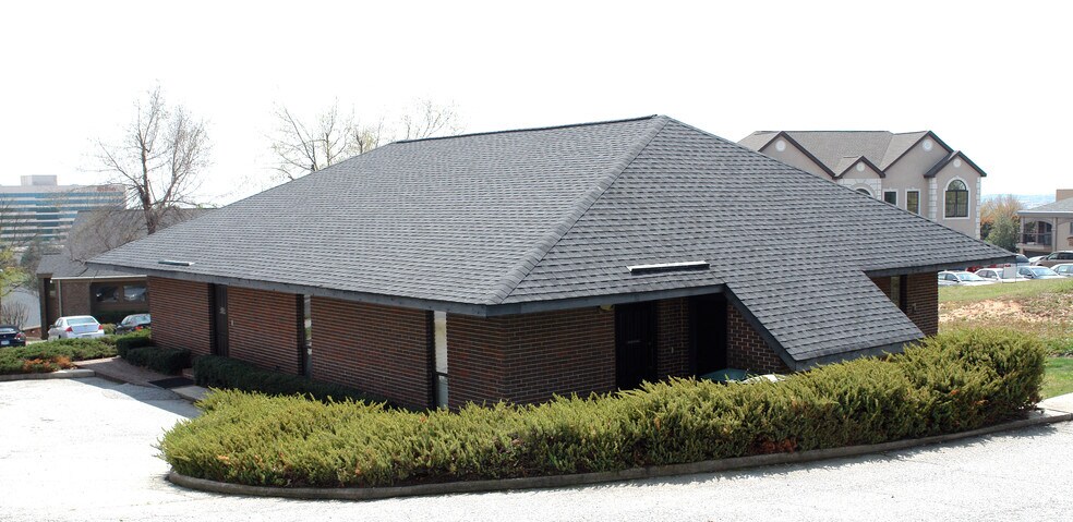 More Photos Of 2 Pointe Cir, Greenville Medical For Lease
