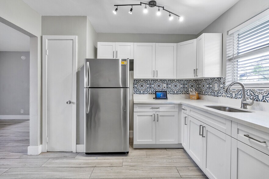 More Photos Of 50 SE 12th St, Fort Lauderdale Apartments For Sale