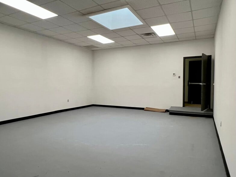 More Photos Of 18-17 42nd St, Astoria Light Distribution For Lease