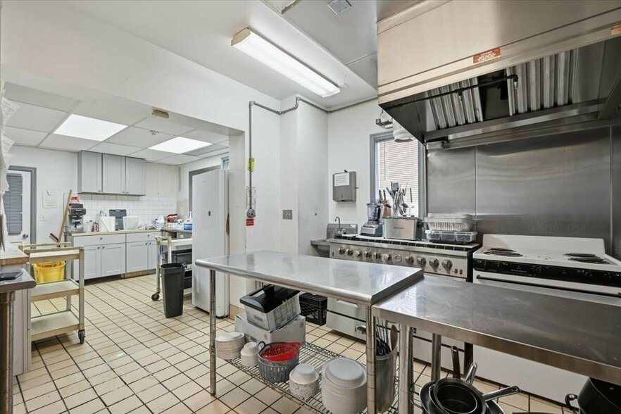 More Photos Of 306 W Main St, Pen Argyl Healthcare For Sale