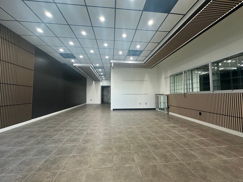 More Photos Of 10416 116 Av, Grande Prairie Storefront For Lease