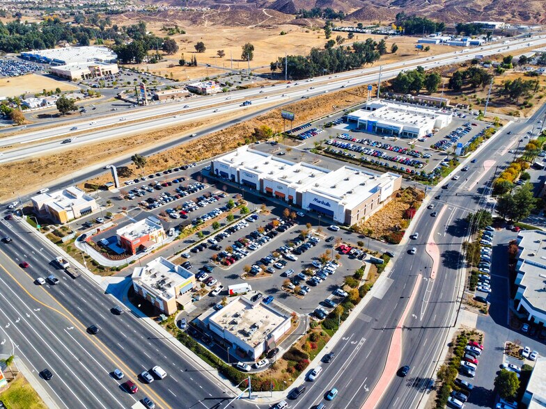 More Photos Of 18438 Collier Ave, Lake Elsinore Freestanding For Sale