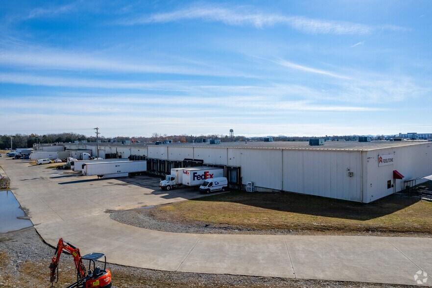 More Photos Of 1420 Toshiba Dr, Lebanon Manufacturing For Lease