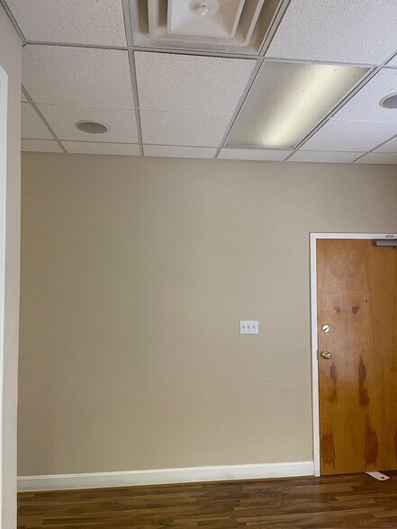 More Photos Of 3801 Springhurst Blvd, Louisville Medical For Lease