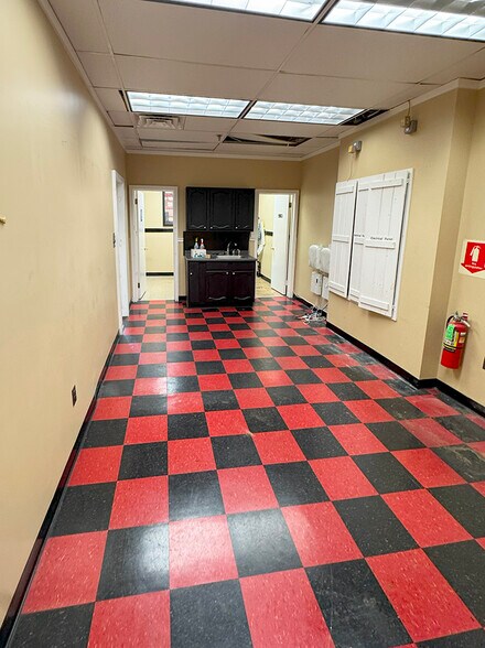 More Photos Of 5 Veronica Ave, Somerset Distribution For Sale