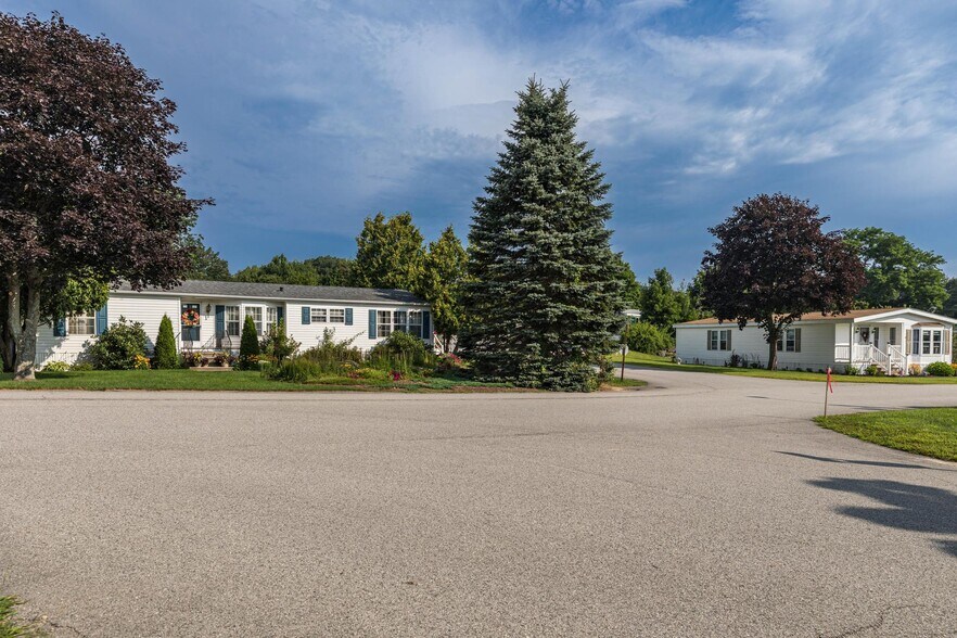 More Photos Of 11 Tamarack Lane -1, Rochester Manufactured Housing Mobile Home Park For Sale