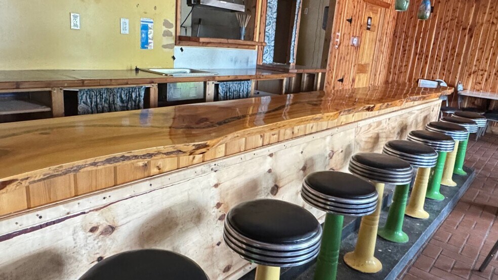 More Photos Of 201 W 7th St, Evart Restaurant For Sale