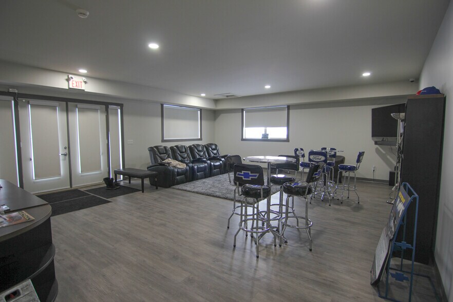 More Photos Of 4 Winters Way, Okotoks Warehouse For Lease