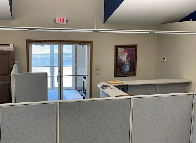More Photos Of 10900 N Noble Ave, Champlin Flex For Lease