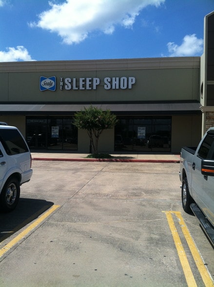 More Photos Of 4328-4406 Dowlen Rd, Beaumont Unknown For Lease