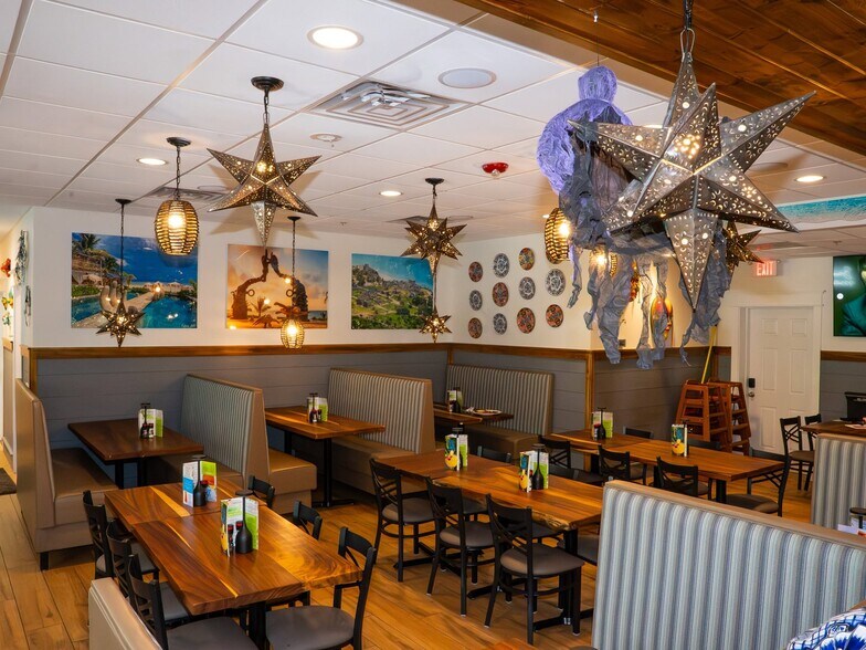 More Photos Of 5 Merchants Row, Bald Head Island Flex For Sale