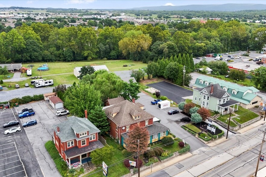 More Photos Of 1055 Lincoln Way E, Chambersburg General Retail For Sale