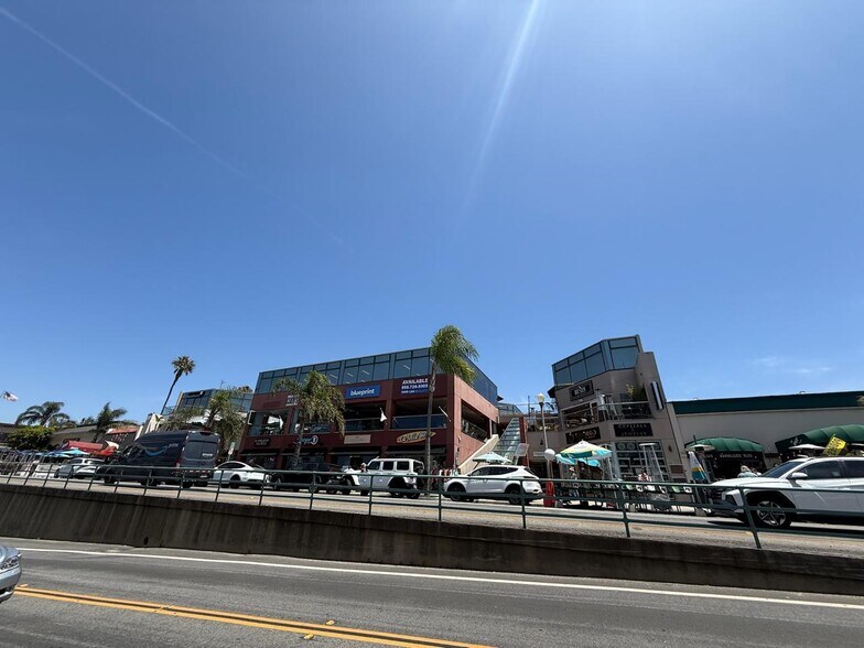 More Photos Of 1025 Prospect St, La Jolla General Retail For Lease