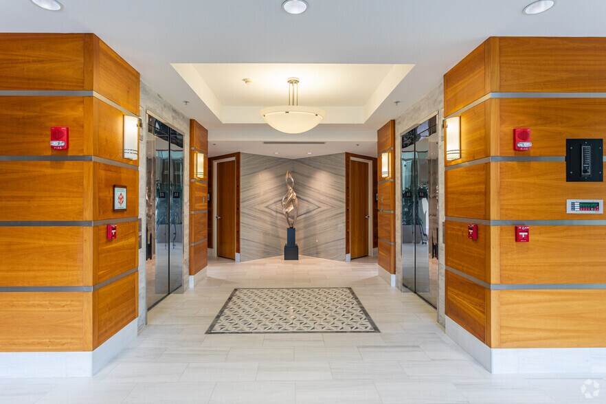 More Photos Of 999 Vanderbilt Beach Rd, Naples Office For Lease