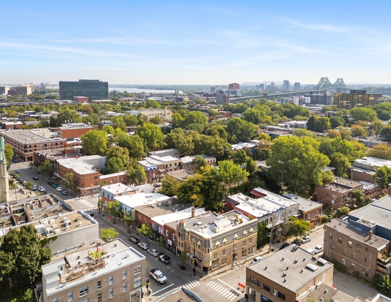 More Photos Of 1376 Rue Ontario E, Montréal Storefront Retail Residential For Lease
