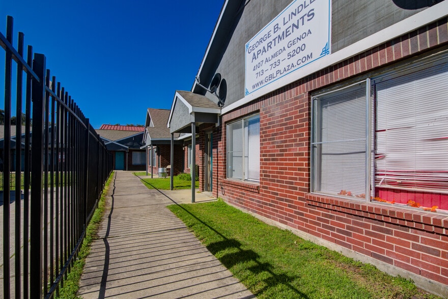 More Photos Of 4107 Almeda Genoa Rd, Houston Apartments For Sale